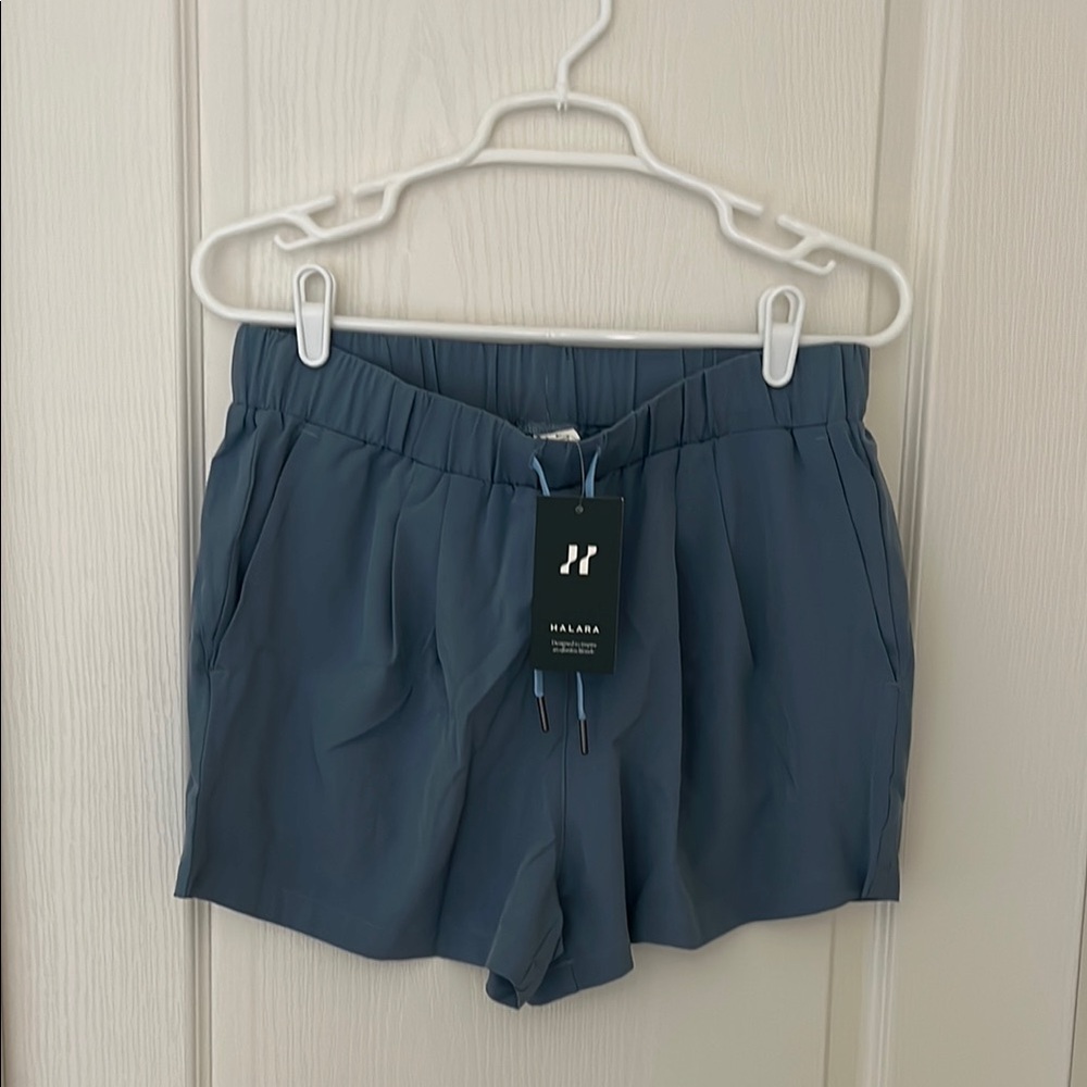 Halara mid rise elastic waistband drawstring ruched side pocket casual shorts 3”